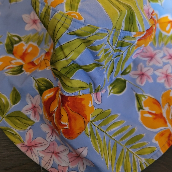 NWOT! Talbots Vintage Blue Floral Multicolor Reversible Sun Hat NEW - Picture 3 of 7